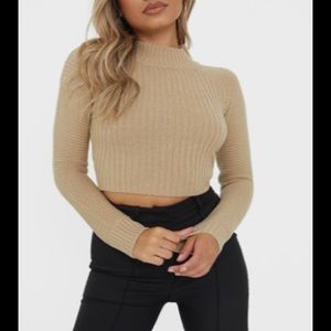 Pretty Little Thing - Petite Stone Knitted Long Sleeve Crop Top